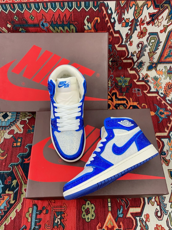 ナイキ靴正面デザイン